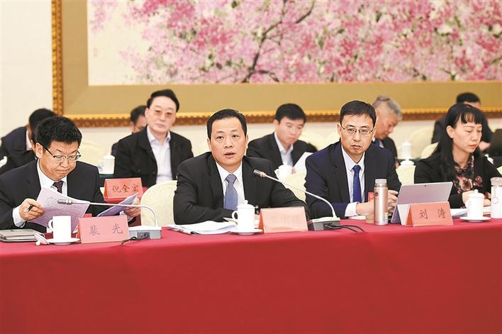 在深省人大代表建议，莲塘口岸应实施24小时通关