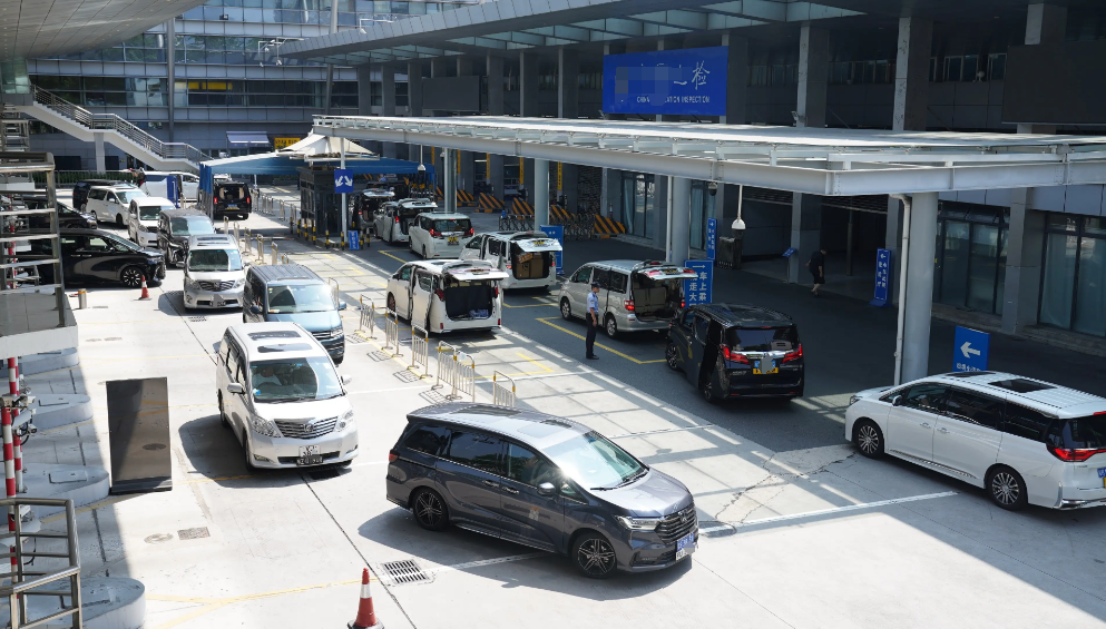 深圳湾口岸车流