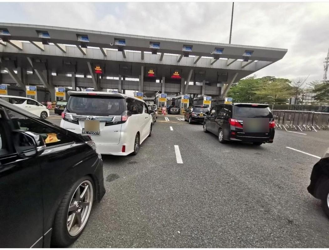 粤港两地车牌车辆通行口岸的实景图